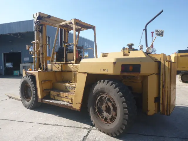 MITSUBISHI (FD200) 20 Ton Forklift