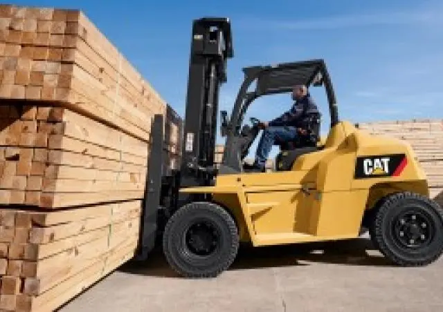 CATERPILLAR (DP150N) 15 Ton Forklift