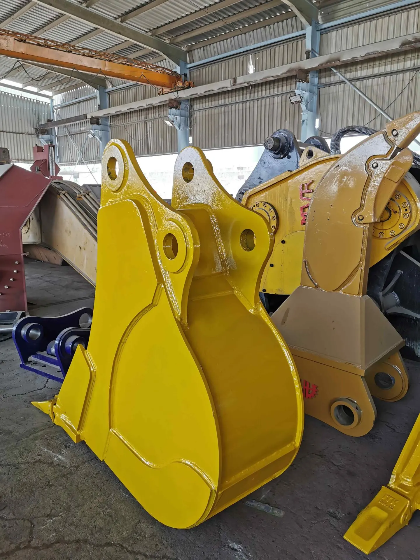 General Purpose Bucket (650 mm) - 3
