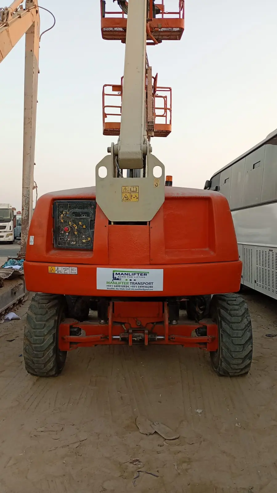 JLG Manlift For Rent - 3
