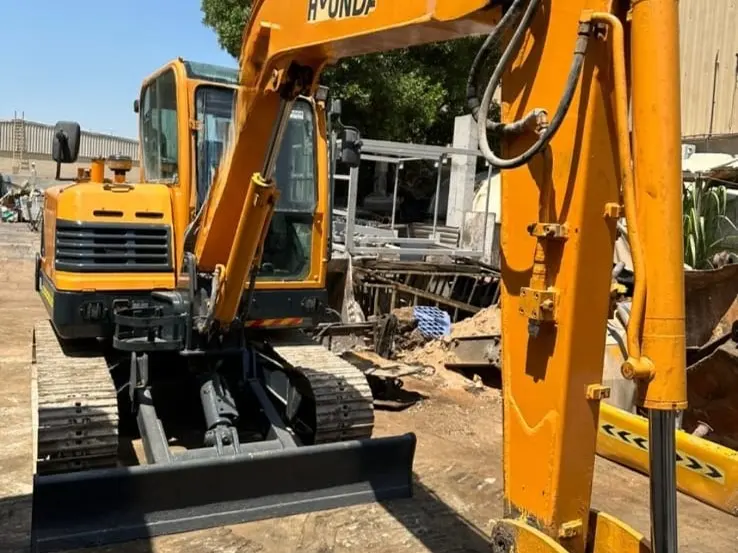 Hyundai  Excavator  6 Ton  60-9S - 3