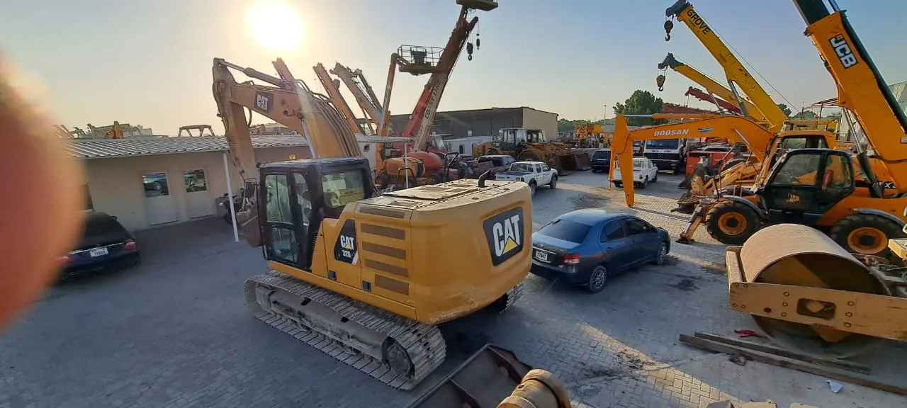 Chain Excavator CAT 320 - 2