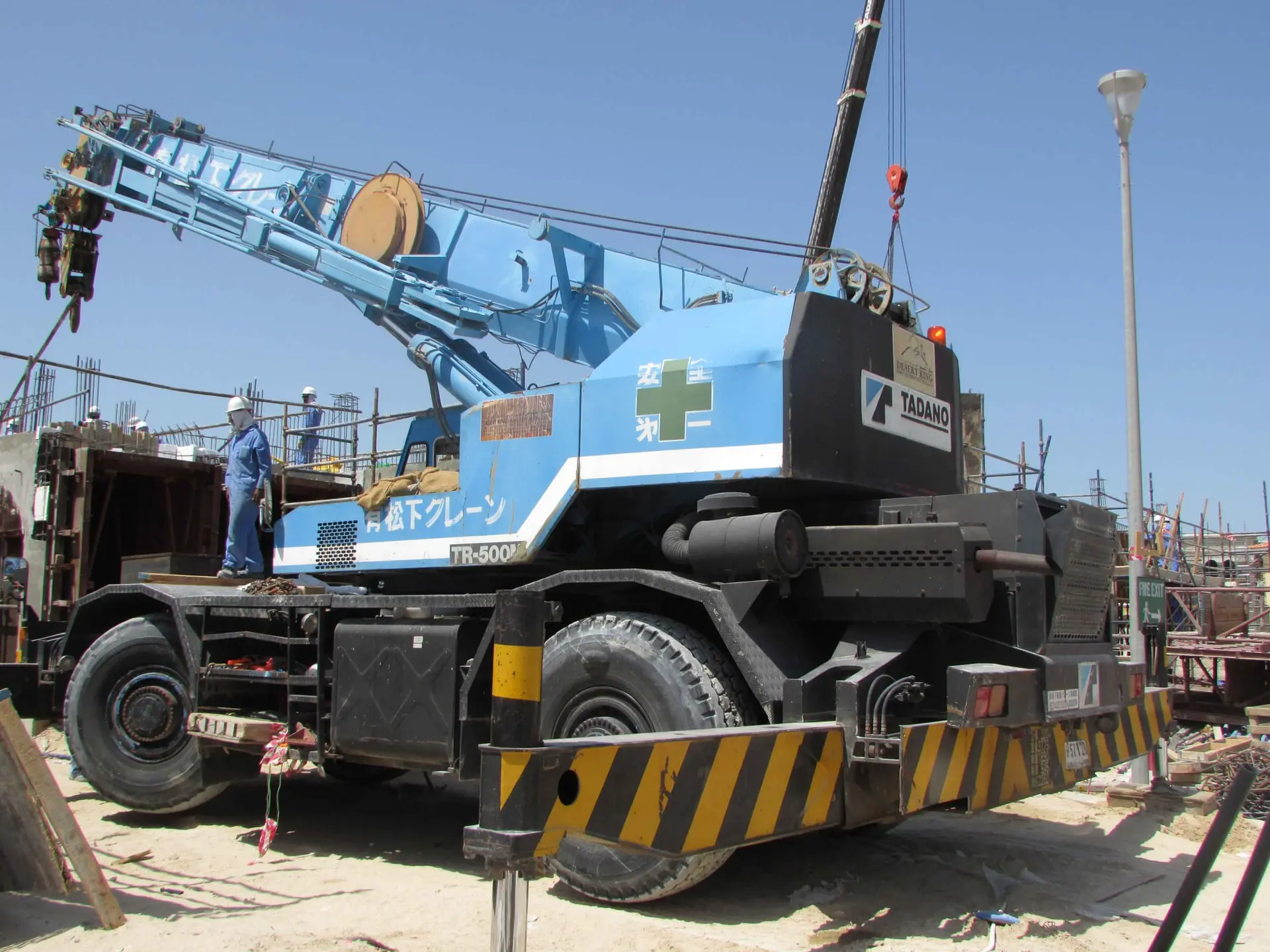 Crane 25 ton to 200 ton Available on hire - 4