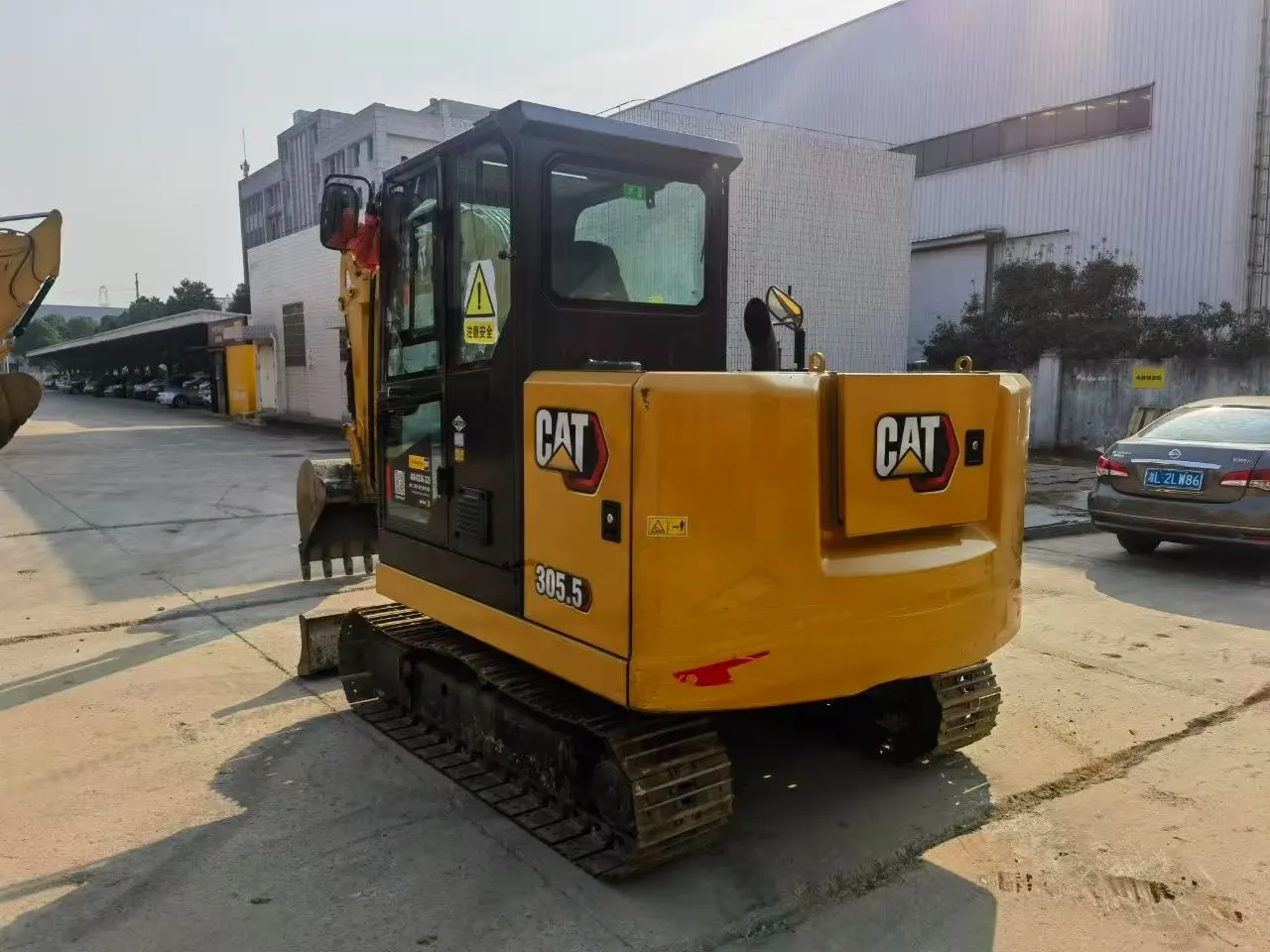 Cat305.5 - 4
