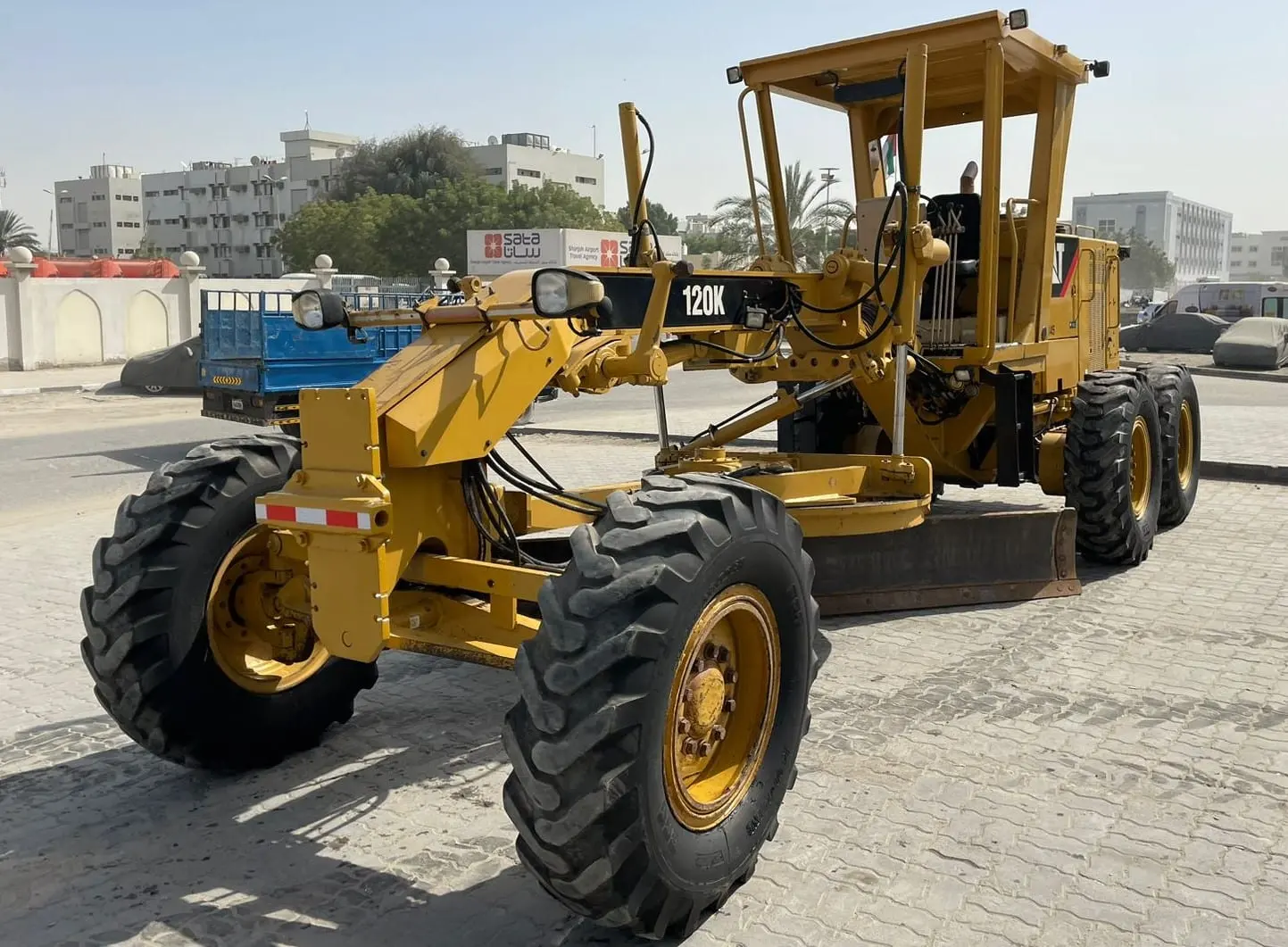Caterpillar Motor Grader 2011 - 4
