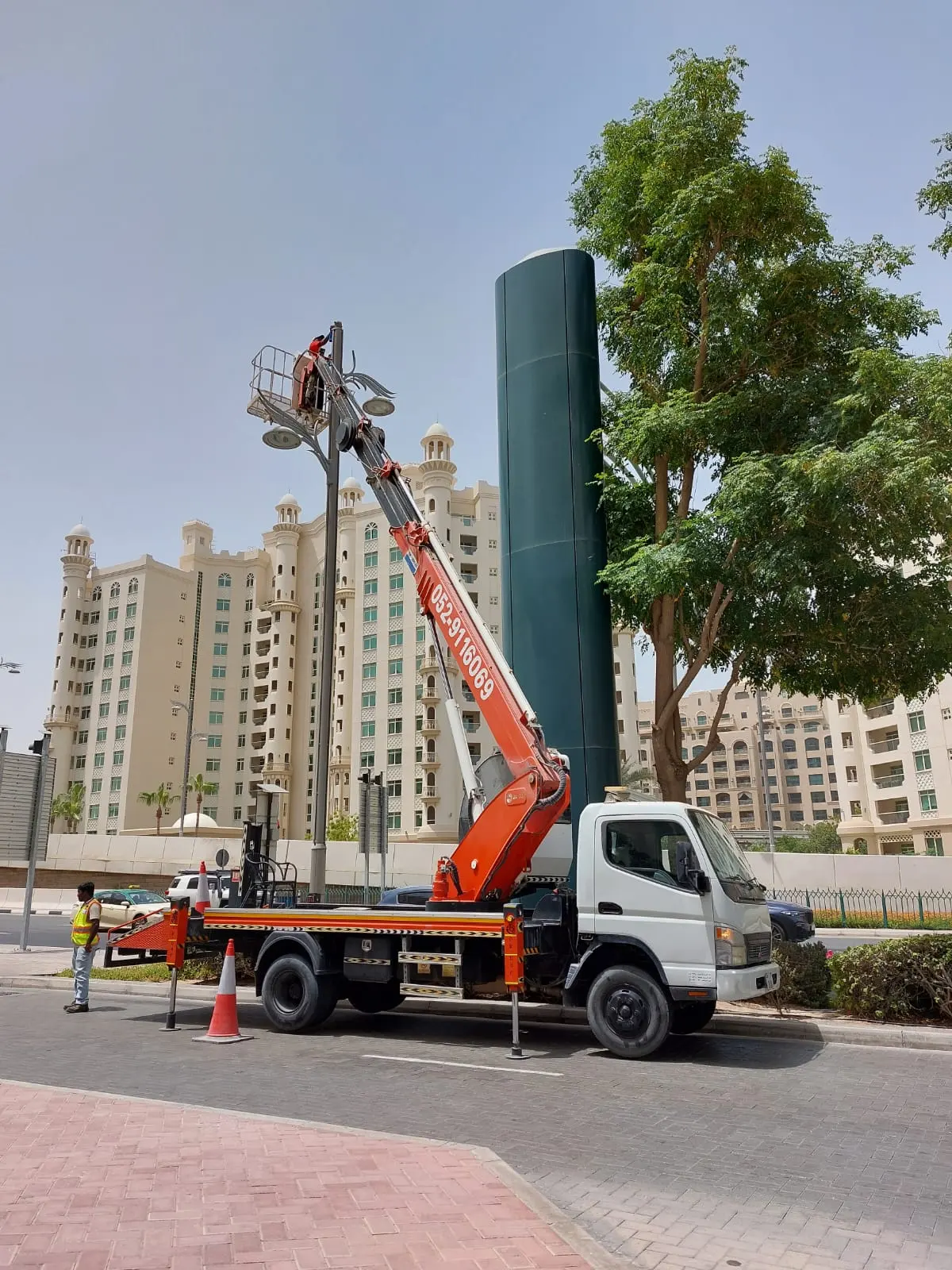 18 METER MANLIFT AVAILABLE ON RENT - 7