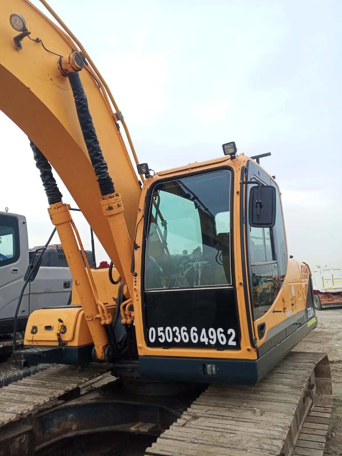 Excavator Rental Hyundai Excavator R220-9S 22 Ton  - 2