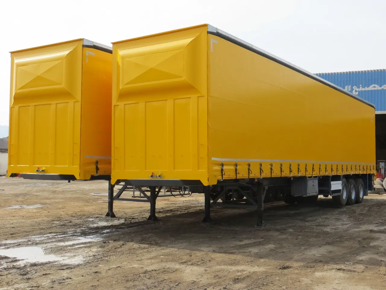 Curtain Side Trailer Total Length: 15.5 Meter - 4