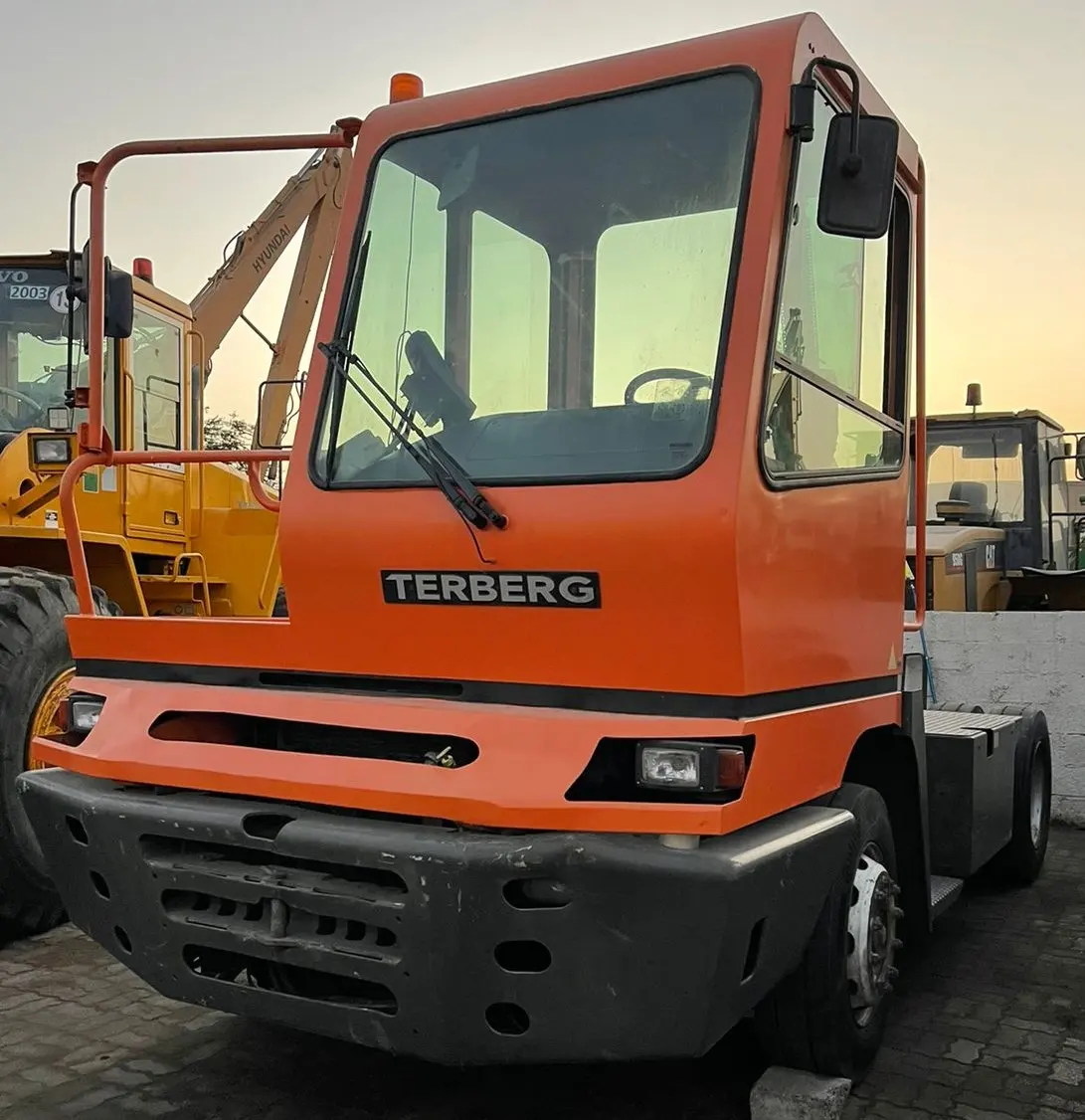 Tractor Tarberg YT222 2013