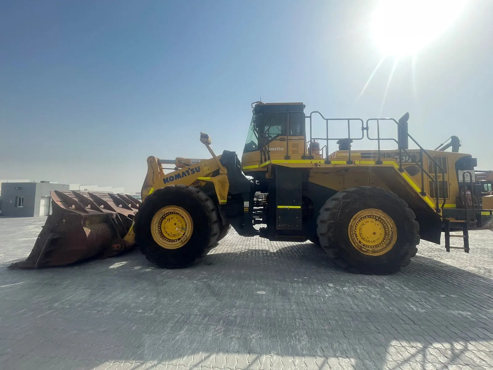 KOMATSU WA600-6 – 60TONS WHEEL LOADER - 5