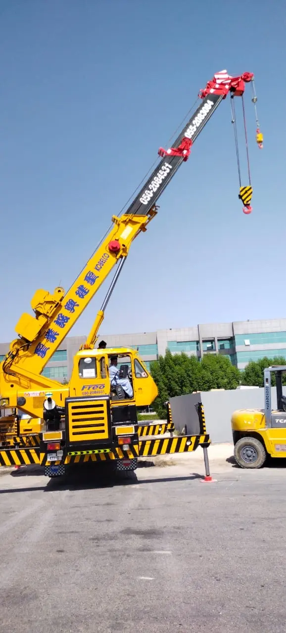 KATO, LIEBHERR100 ton crane available on rent - 2