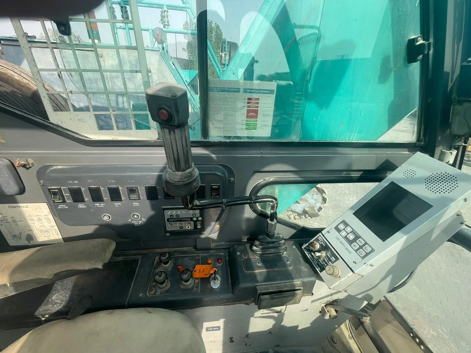 KOBELCO CKE1350 – 135TONS CRAWLER CRANE - 6