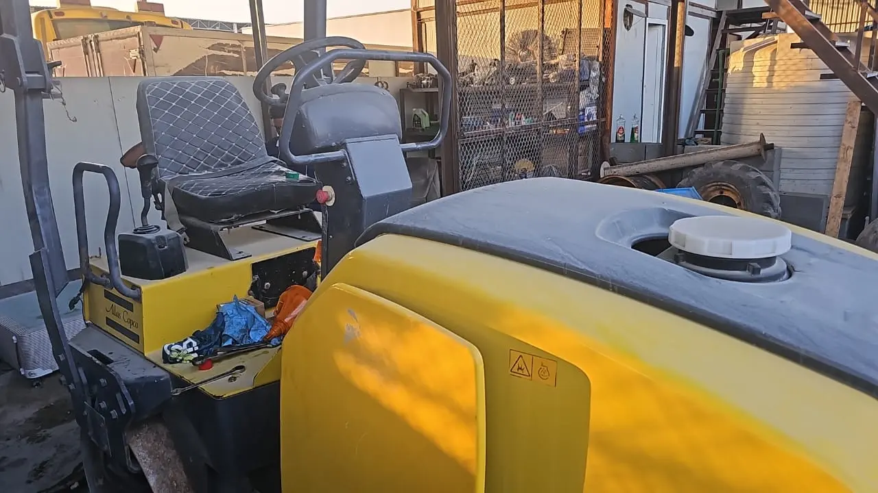 Road Roller Compactor CATERPILLAR 5 Ton - 6
