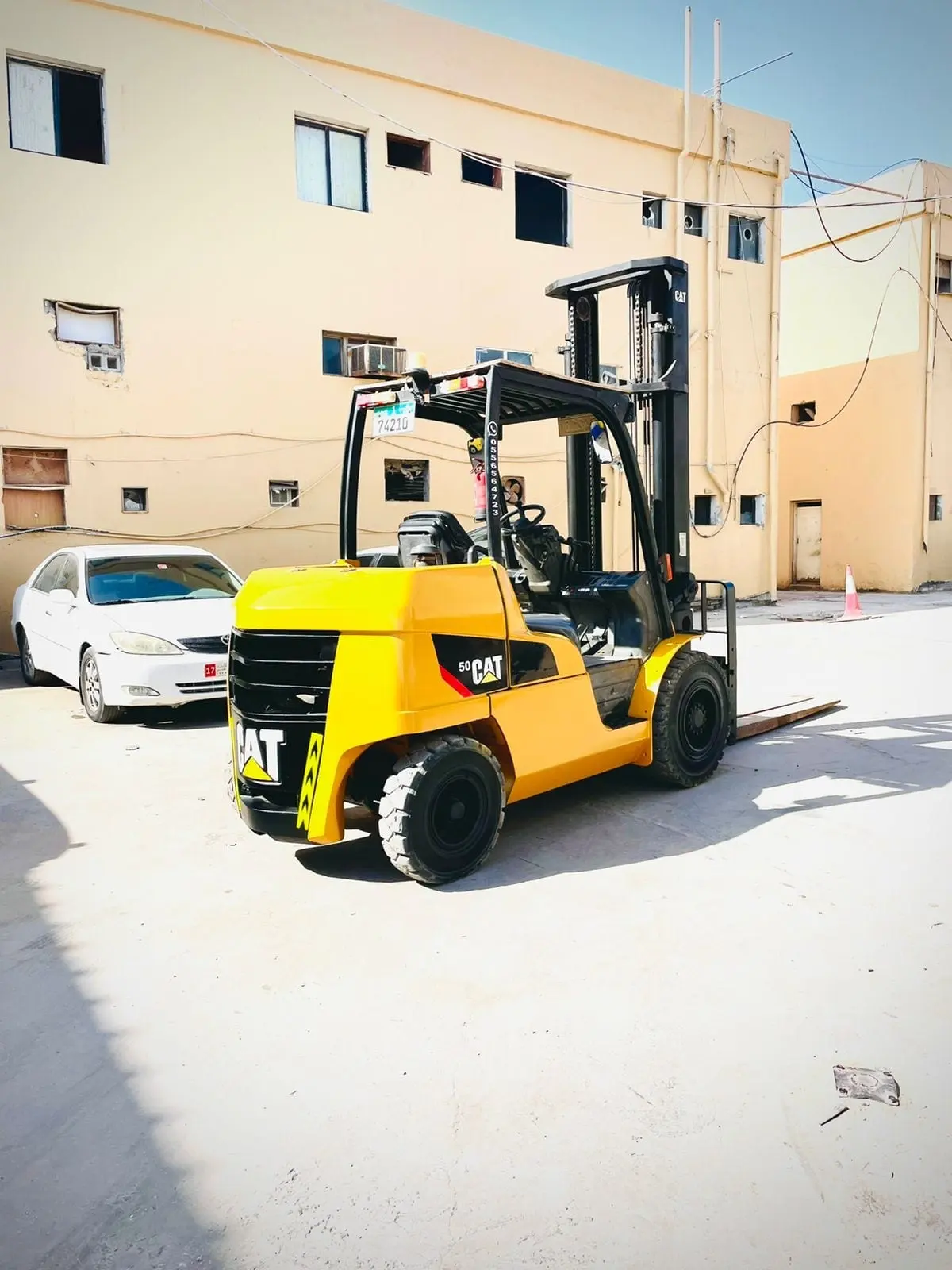 Forklifts CAT 50 On Rent - 2