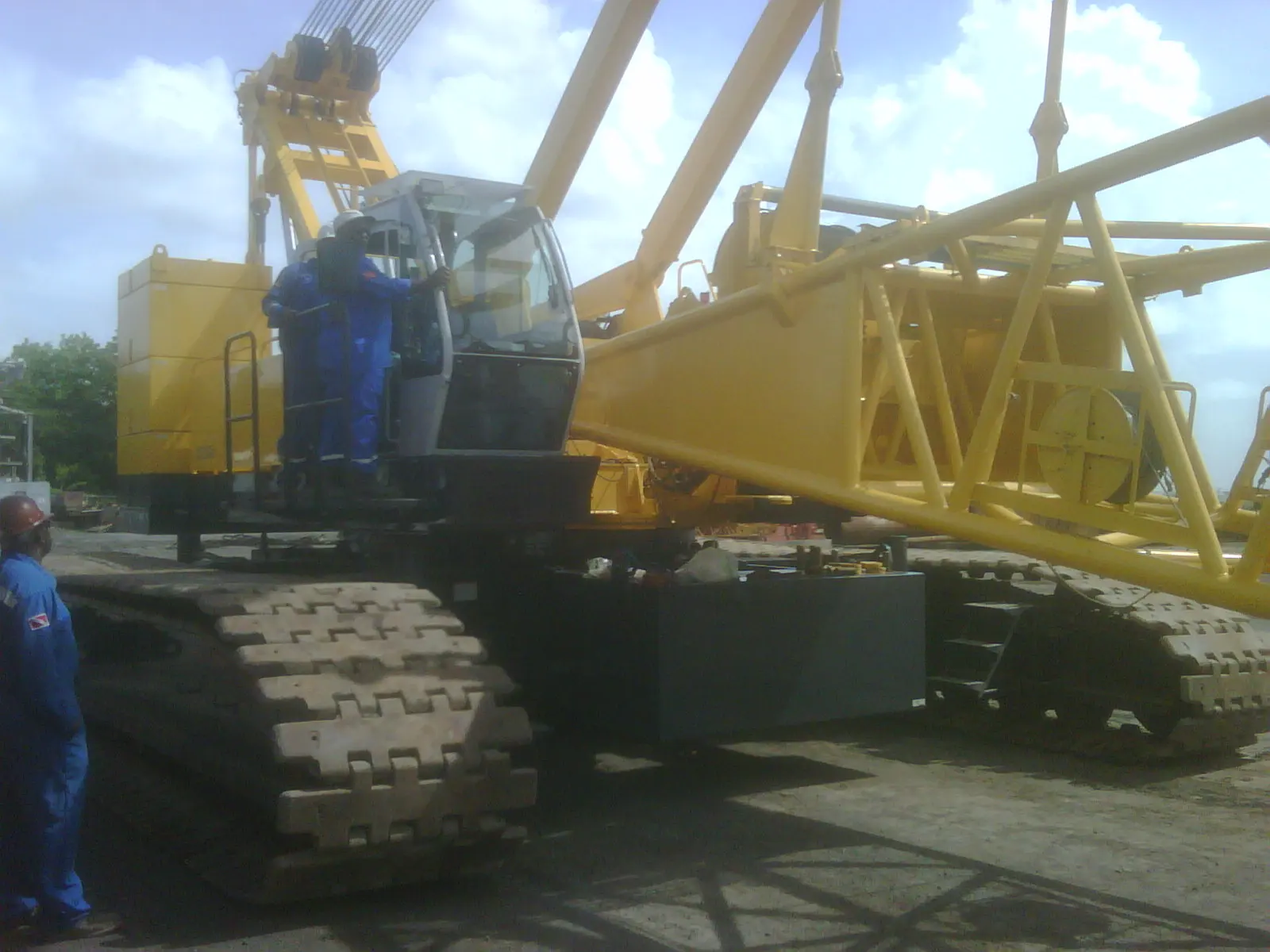 Kobelco CKE 2500-I (250 TON) CRAWLER CRANE RENTAL - 2