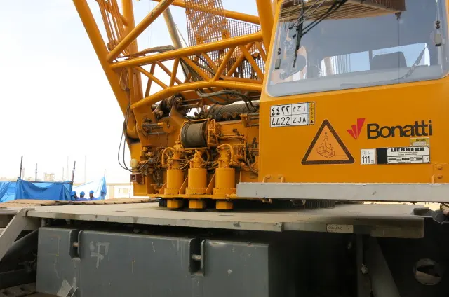 Liebherr LR 1350 (350 TON) CRAWLER CRANE RENTAL - 3