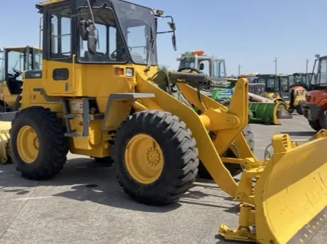 Komatsu WA100-3E Wheel Loader - 3