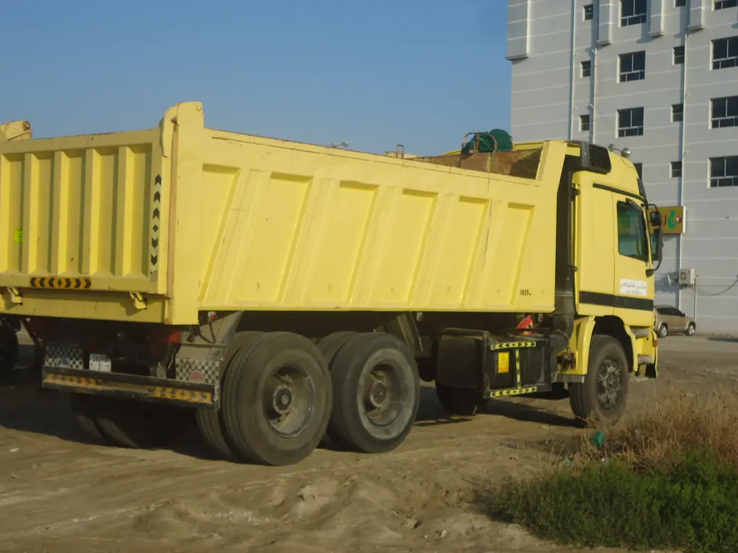 Six Wheel Tipper Truck