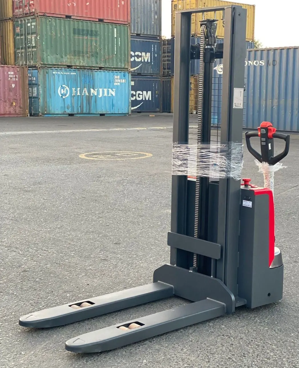 Brand New 2023 Zoom FULL electric stacker
