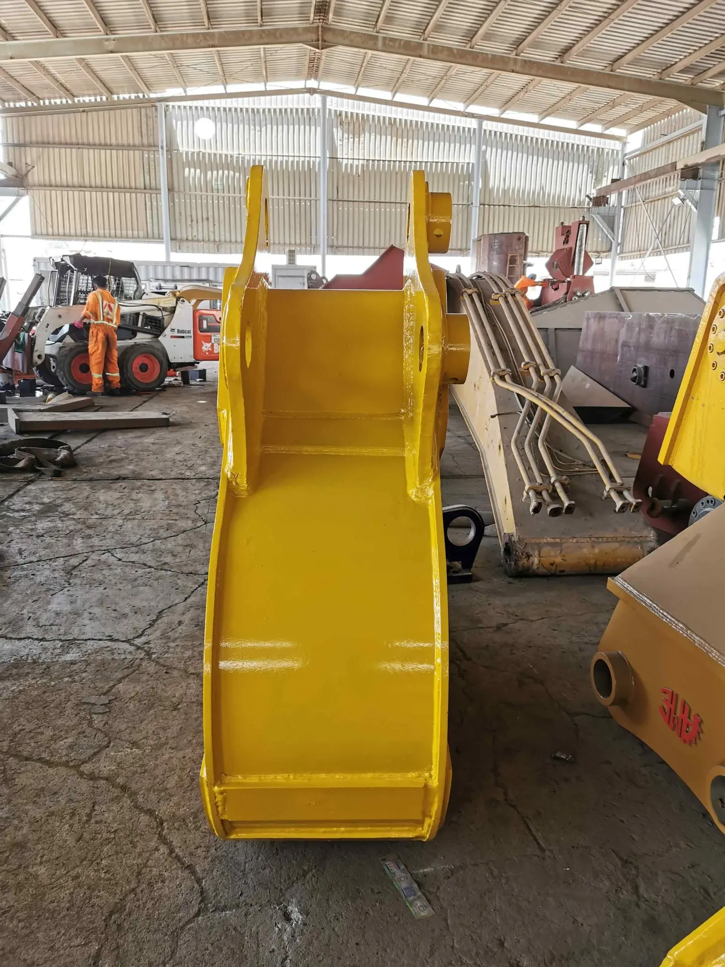General Purpose Bucket (650 mm) - 2