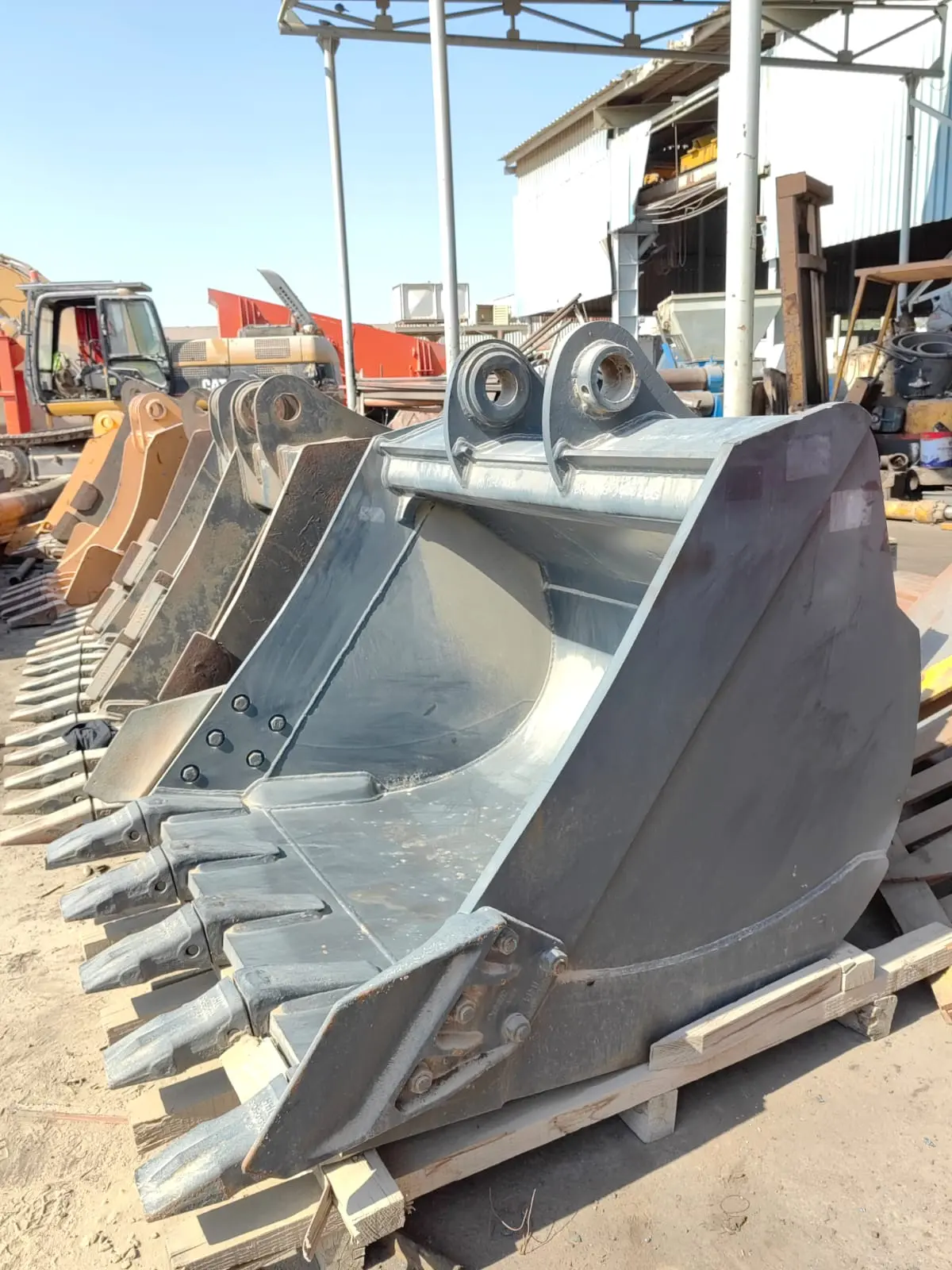 Hyundai 210 Excavator Original (1500mm) Bucket - 2