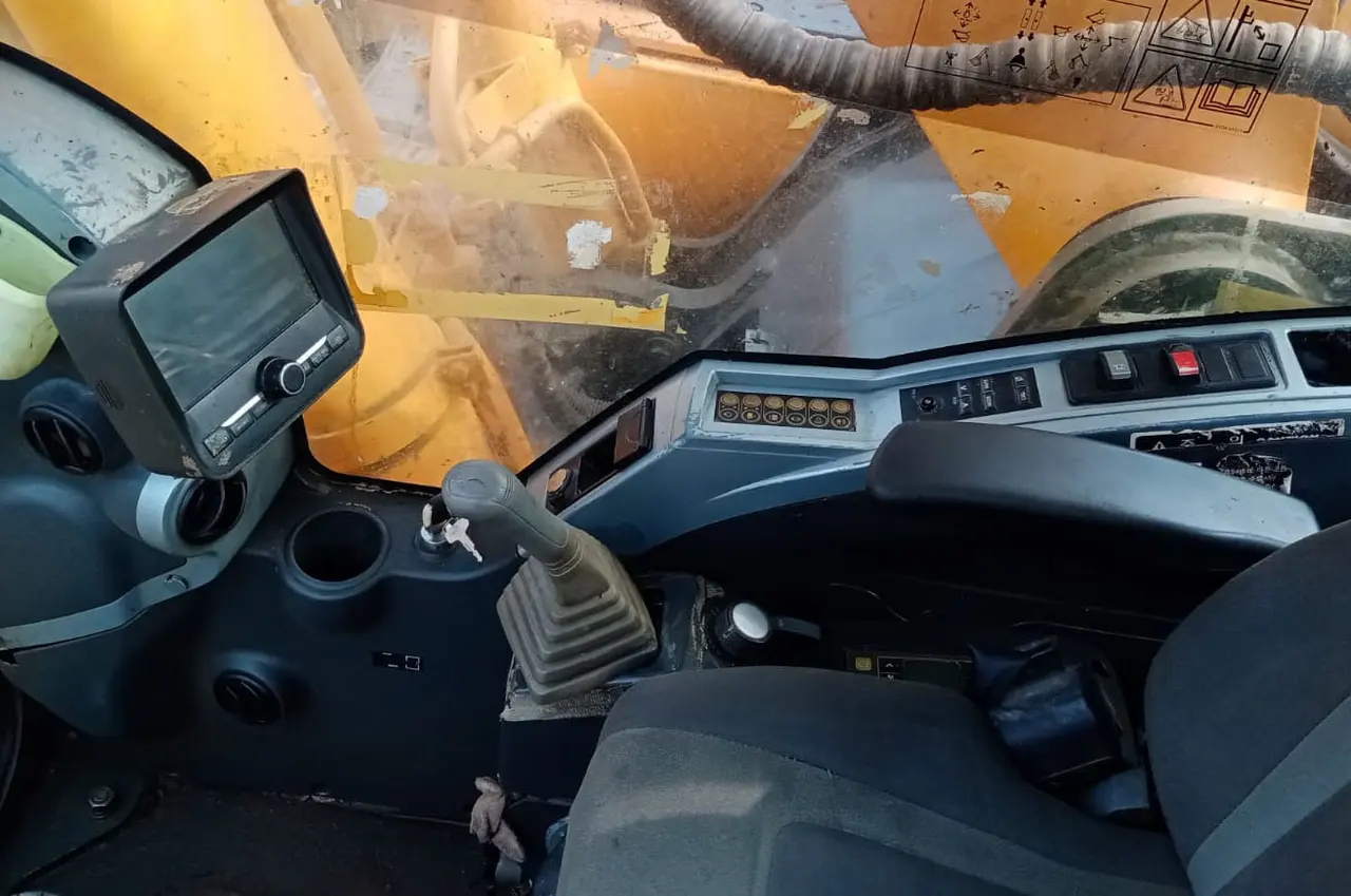 Hyundai Excavator 380LC Model 2014