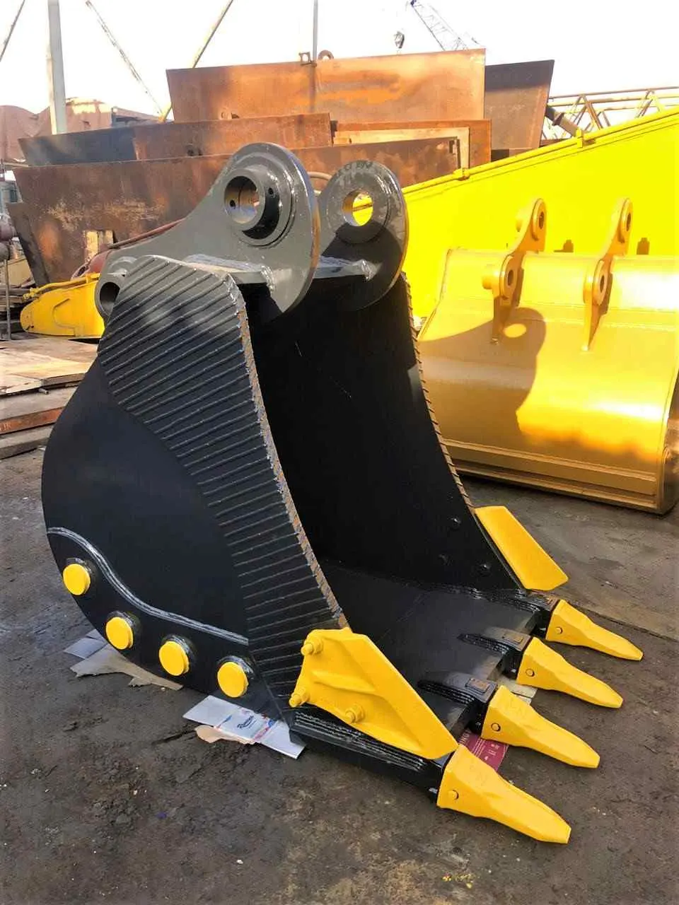 Heavy Duty Bucket (1000 mm) - 4