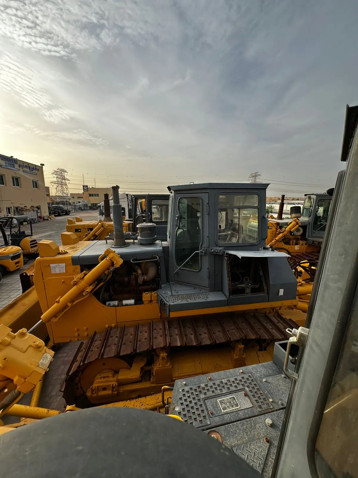 Shantui Dozers for Rent - multiple
