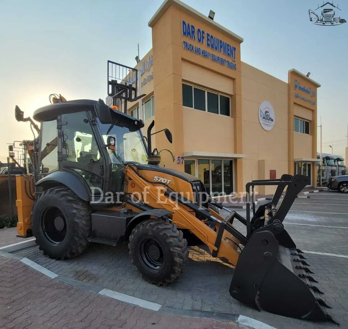 2020 CASE 570T backhoe loader