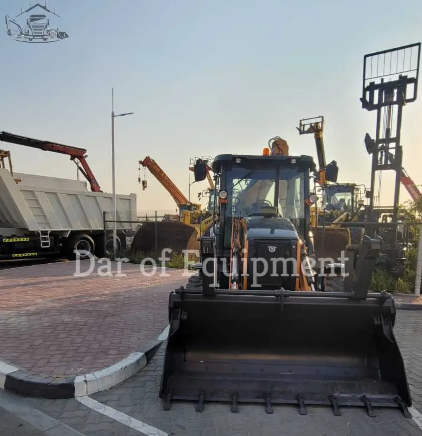 2020 CASE 570T backhoe loader - 3