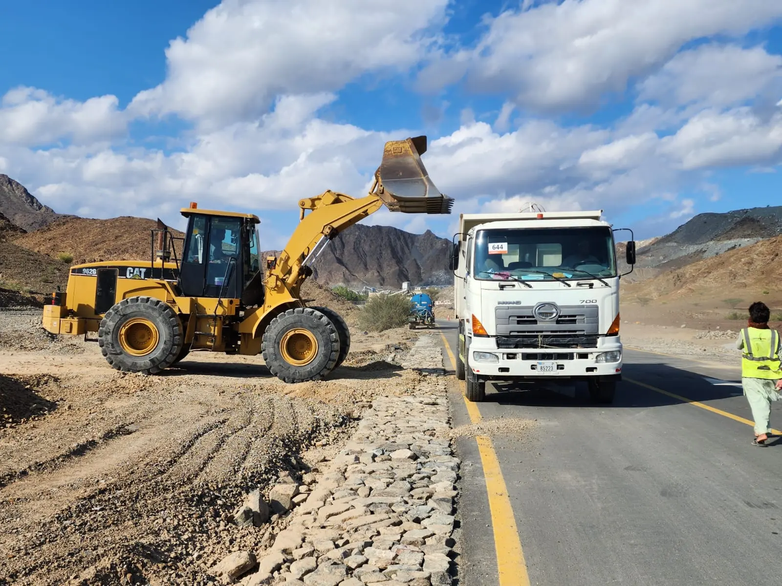 Shovel (Wheel Loader) CAT 962G available on rental - 3