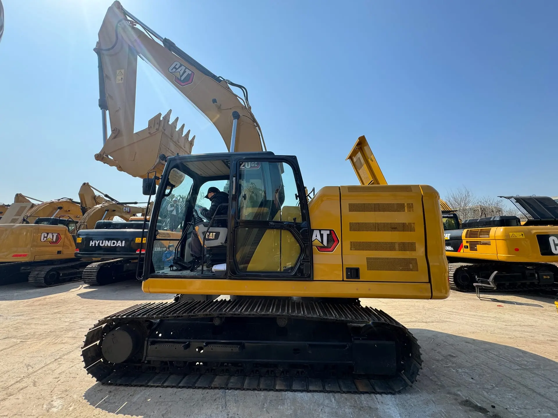 CAT320GC