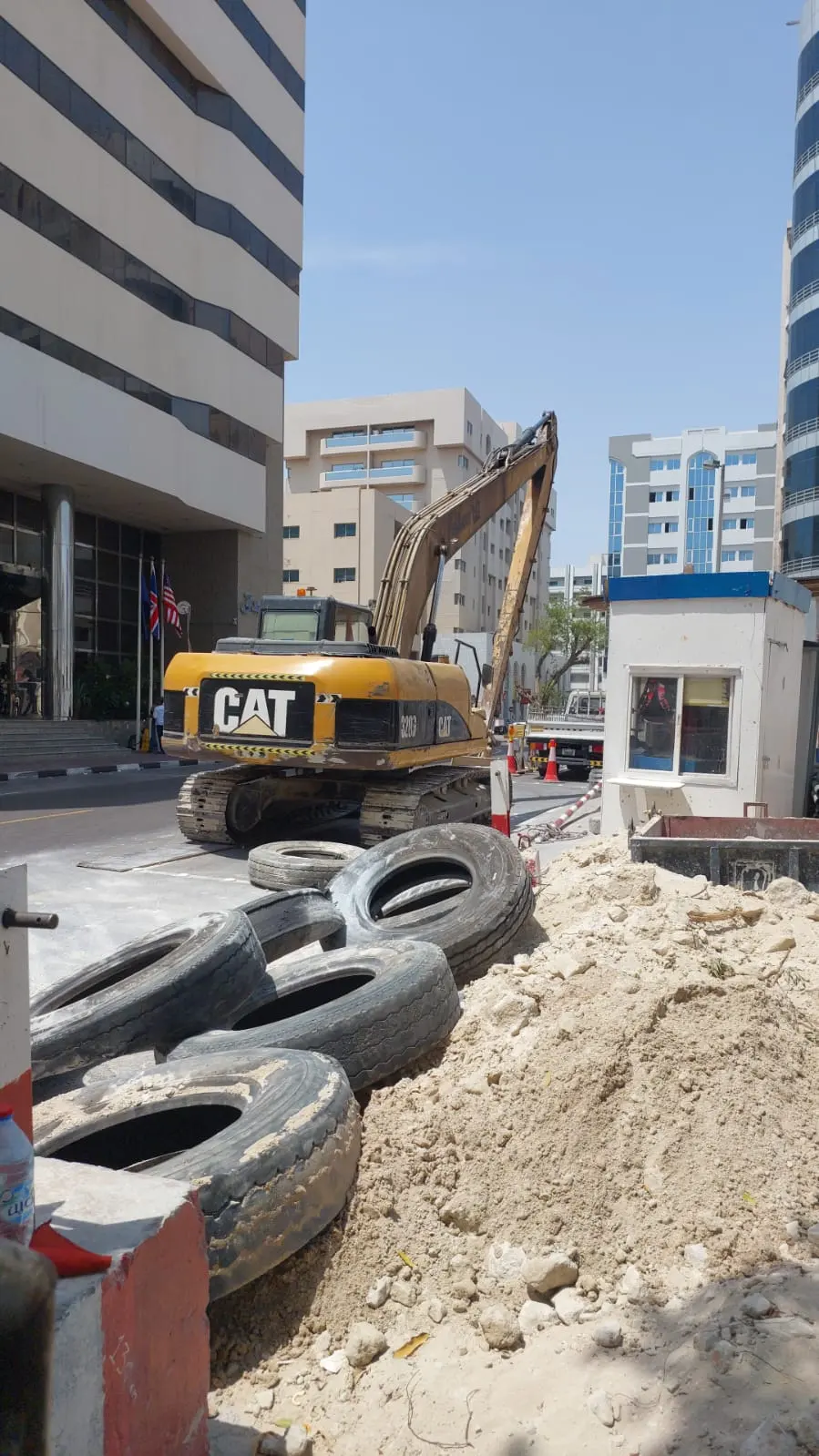EXCAVATOR AVAILABLE ON RENT - 4