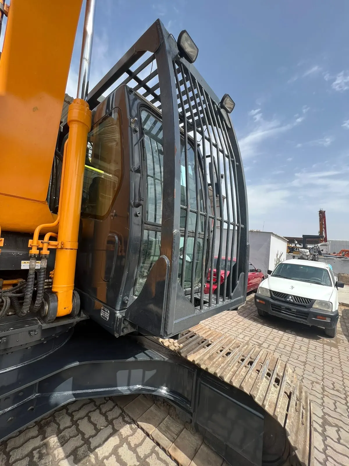 Hyundai 210 LC-7A Chain Excavator 2018 for Sale - 4