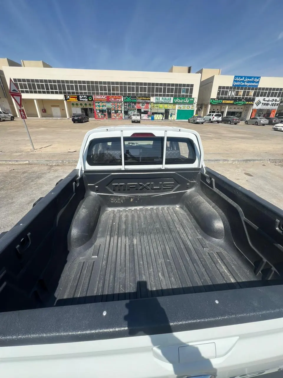 One Ton Pickup Double Cabin For Rent - 5