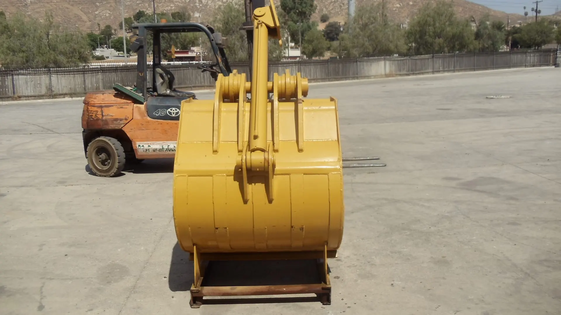 Mechanical Clamshell Bucket