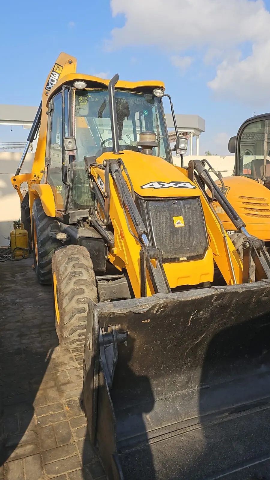 BACKHOE LOADER AVAILABLE FOR SALE - 2