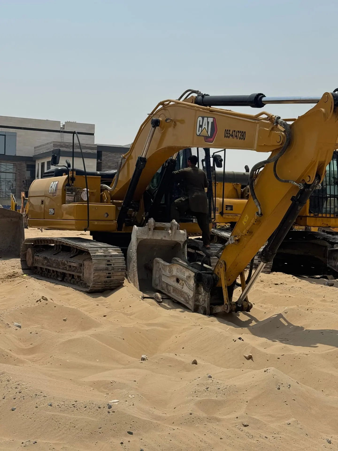 CAT 320D excavator bucket & jackhammer