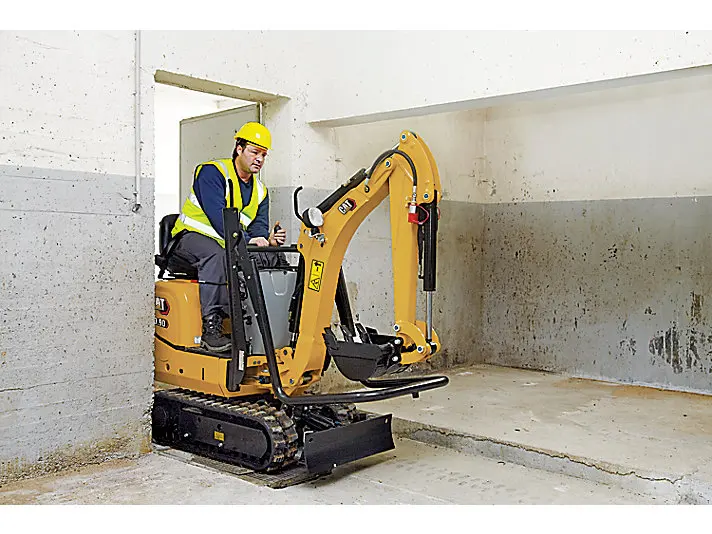Mini Excavator for Rent in Abu Dhabi - 2