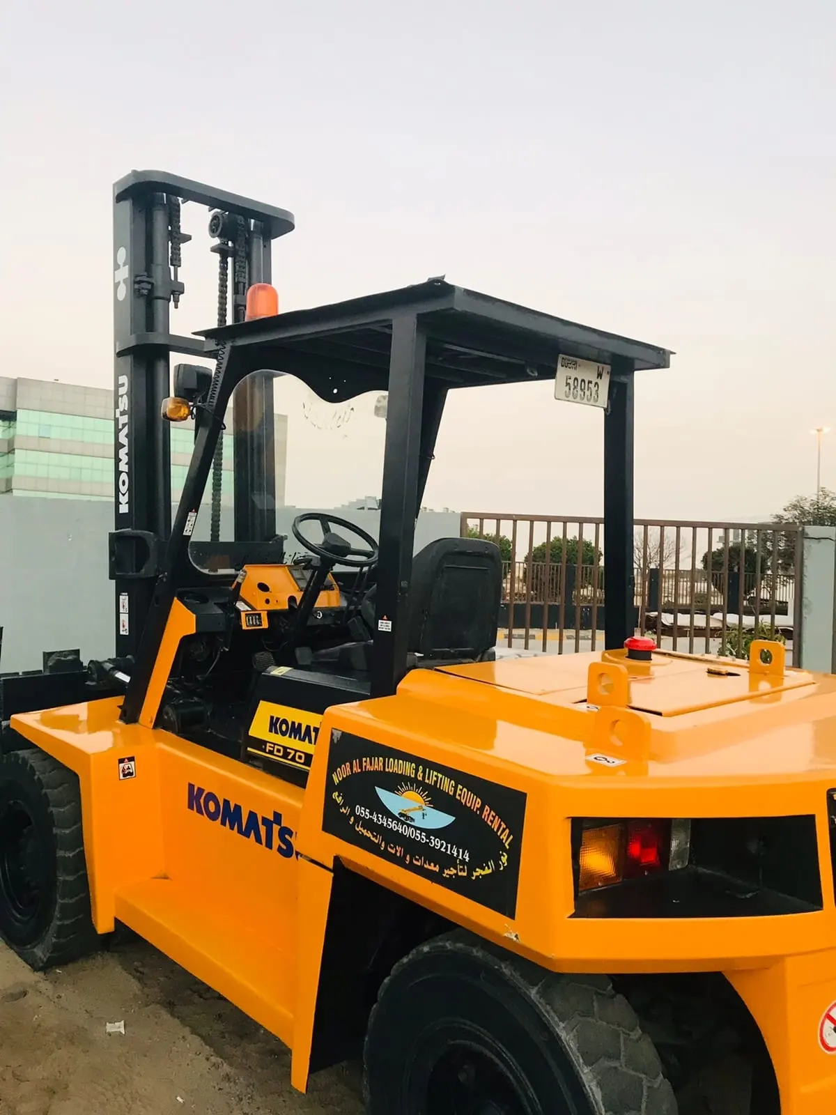 7 ton forklift available on rent - 2