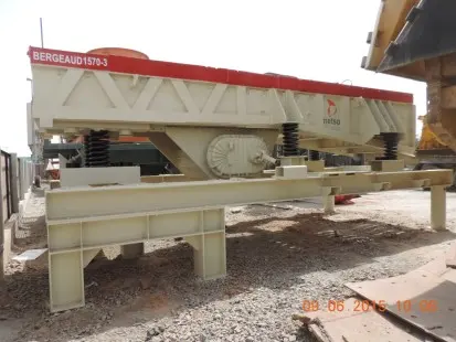 3-Step grizzly feeder and feed hopper - 7