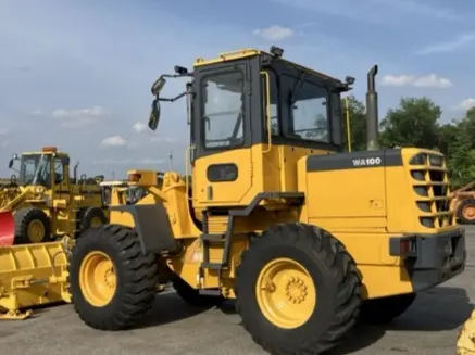 Komatsu WA100-3E Wheel Loader - 5