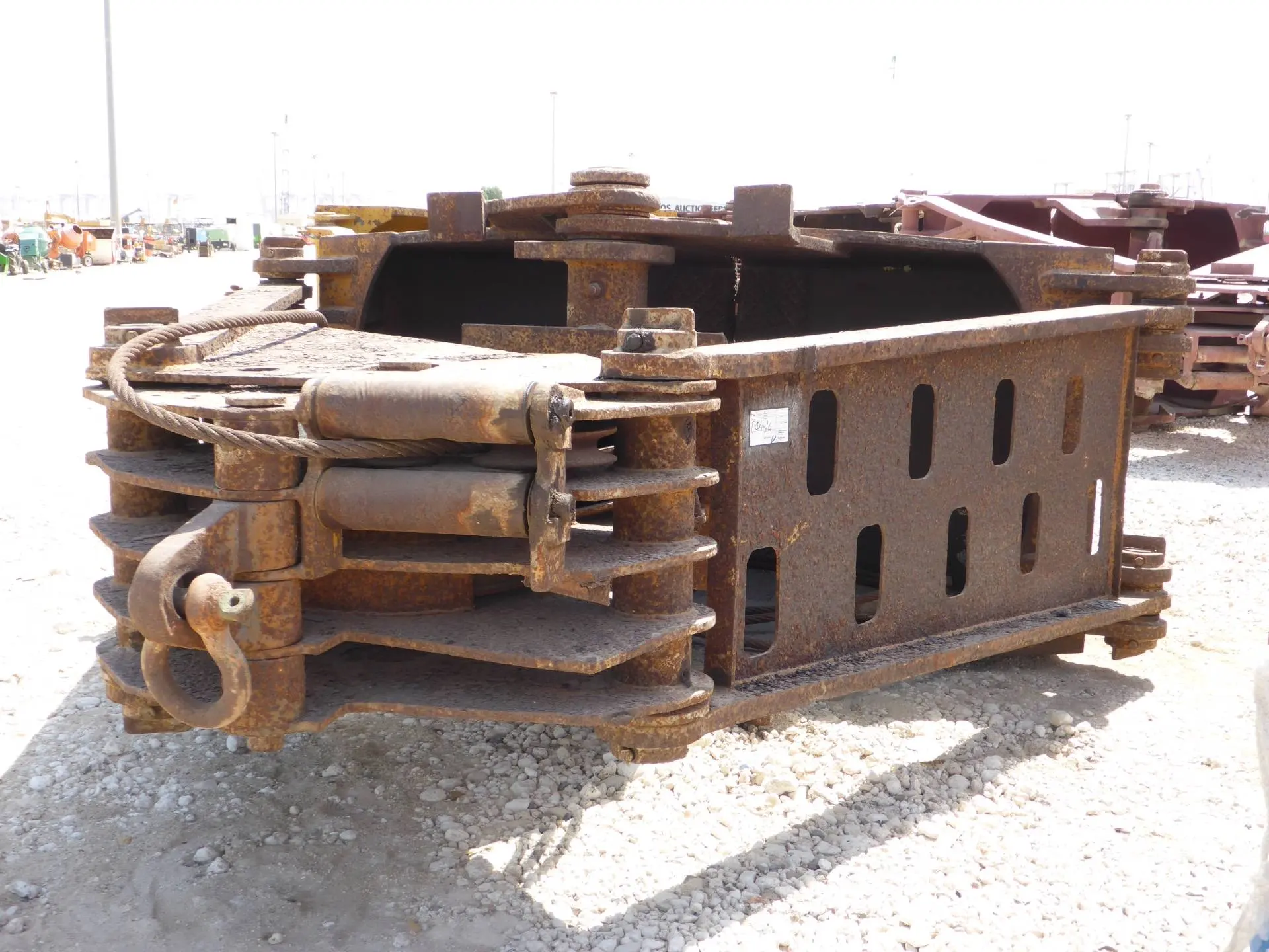 HD Mechanical Dredging Clamshell (3 cbm) - 3
