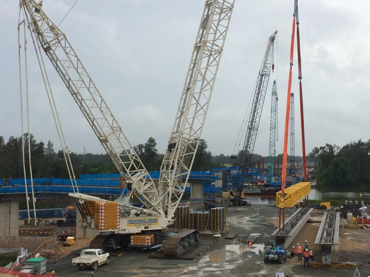 Demag(600 TON) Crawler Crane available on rent - 3