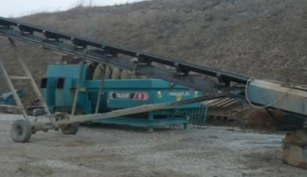 Mobile Conveyor on Wheels - 3