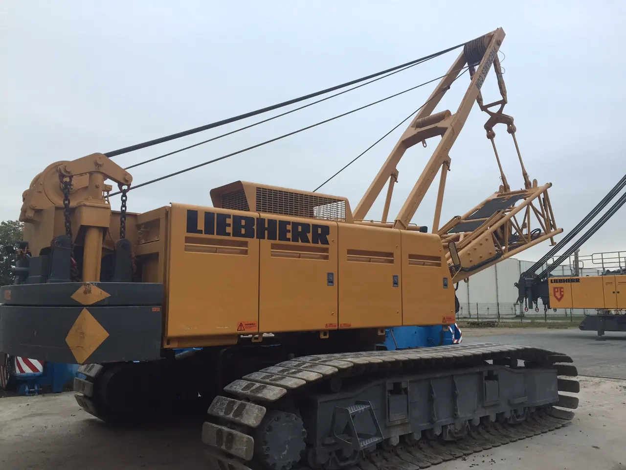 Liebherr LR 1100 (100 TON) CRAWLER CRANE ON RENTAL