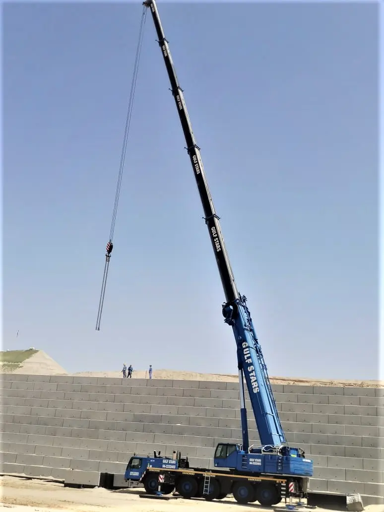 Mobile Crane LIEBHERR – All Terrain 200 Ton - 2