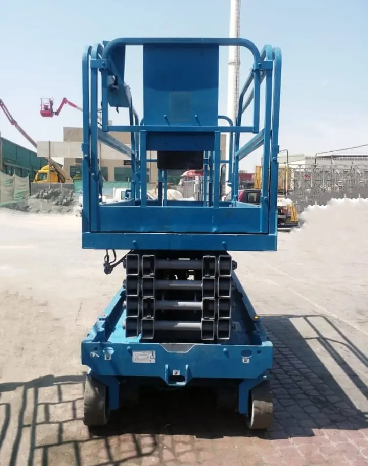 SCISSOR LIFT AVAILABLE ON RENT - 3
