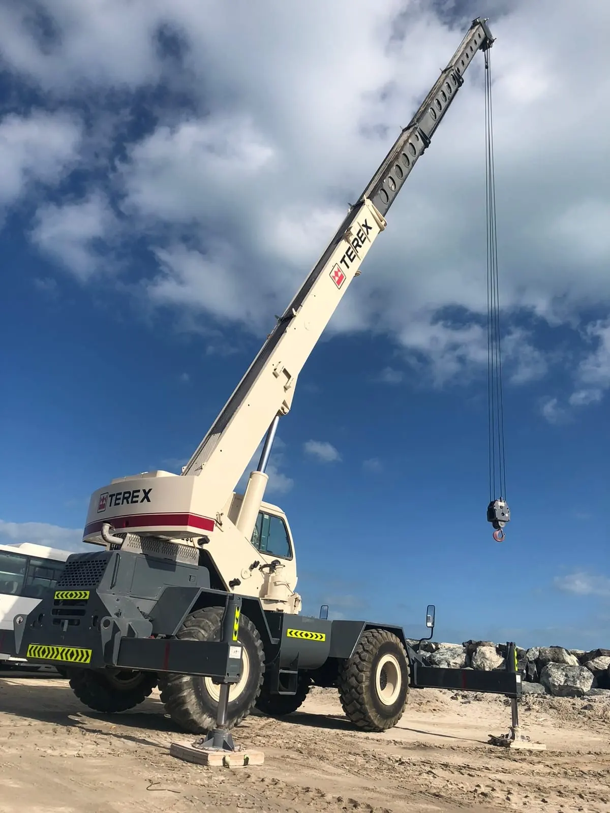Crane (Brand Terex) 30 Ton On Rent