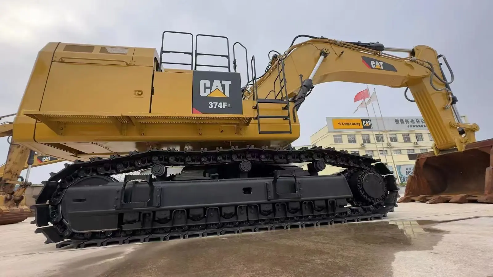 Cat374F - 3